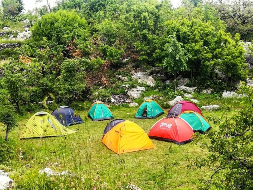Готель Camp Oaza,Lipa Цетинє Екстер'єр фото