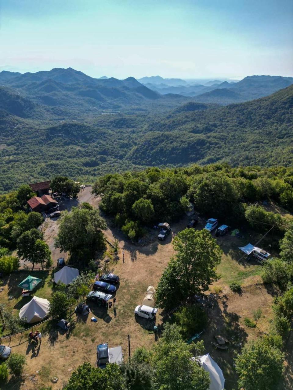 Готель Camp Oaza,Lipa Цетинє Екстер'єр фото